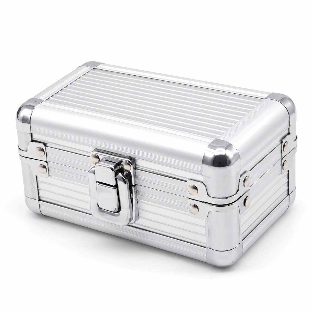 Coffret à bijoux en aluminium, vue de trois quarts droite
